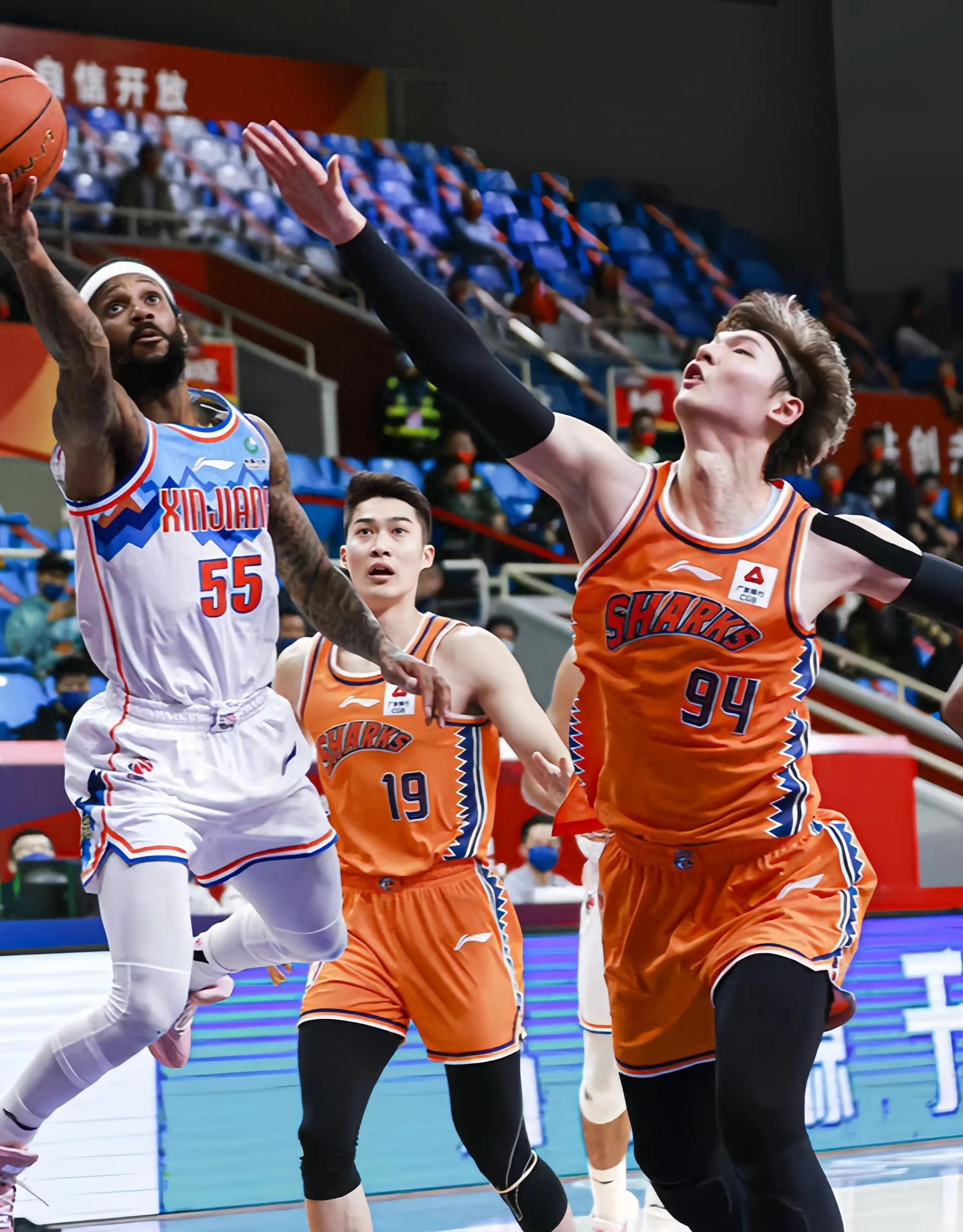 里程碑夜拜仁慕尼黑篮板制胜；CBA季后赛今晚刷纪录；信心回归；球探报告显示潜力的简单介绍